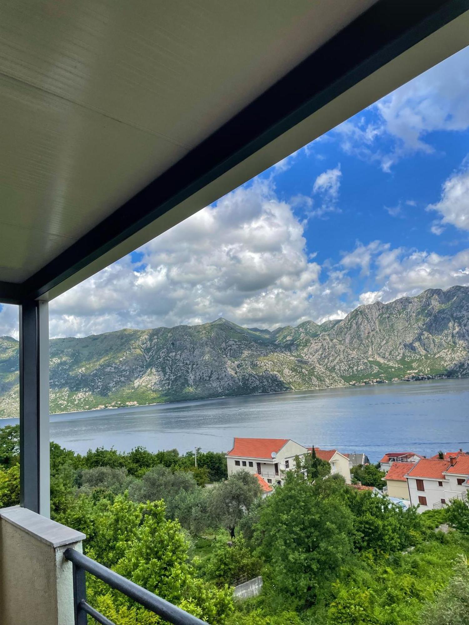 Apartments Krivokapic Prcanj With Bay View Kotor Exterior foto